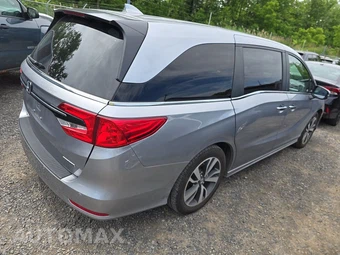 2023 Honda Odyssey Touring 118.1" WB - miniatura 4