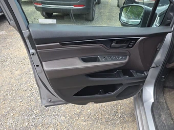 2023 Honda Odyssey Touring 118.1" WB - miniatura 9