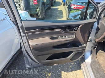 2023 Honda Odyssey Touring 118.1" WB - miniatura 9