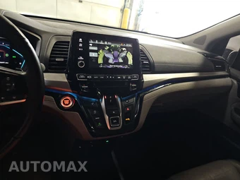 2023 Honda Odyssey Touring 118.1" WB - miniatura 11