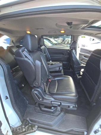 2023 Honda Odyssey Touring 118.1" WB - miniatura 17