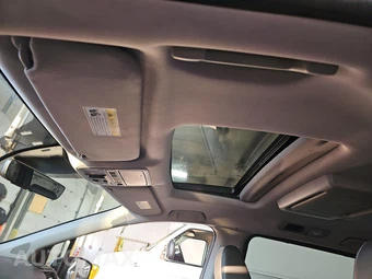2023 Honda Odyssey Touring 118.1" WB - miniatura 20