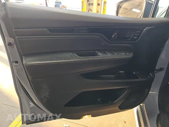 2023 Honda Odyssey Touring 118.1" WB - miniatura 9