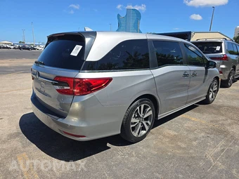 2023 Honda Odyssey Touring 118.1" WB - miniatura 4
