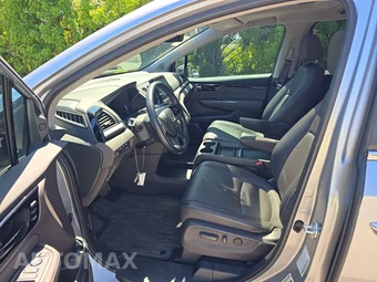 2023 Honda Odyssey Touring 118.1" WB - miniatura 7