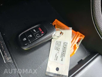 2023 Honda Pilot Touring - miniatura 8