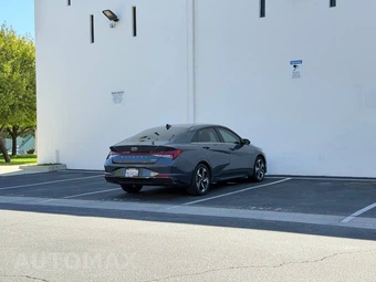 2023 Hyundai Elantra Hybrid Limited - miniatura 10