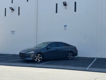 2023 Hyundai Elantra Hybrid Limited - miniatura 2
