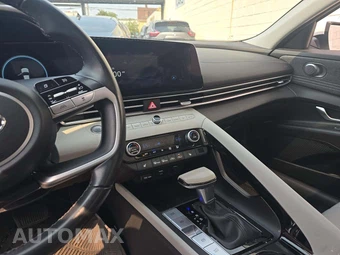 2023 Hyundai Elantra Limited - miniatura 10
