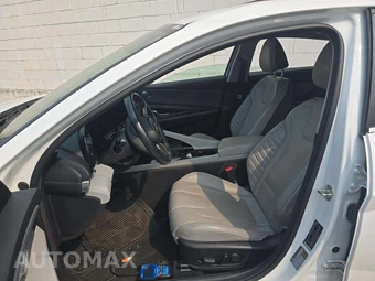 2023 Hyundai Elantra Limited - miniatura 6