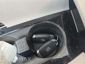 2023 Hyundai Elantra Limited - miniatura 8