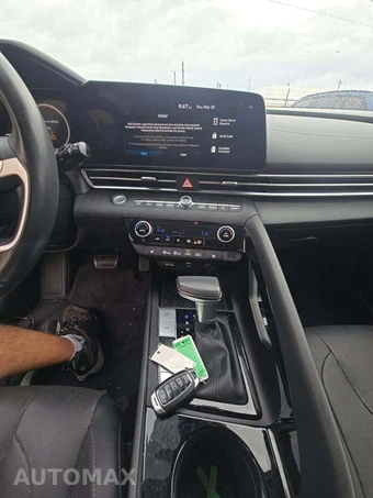 2023 Hyundai Elantra Limited - miniatura 7