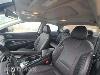 2023 Hyundai Elantra Limited - miniatura 8