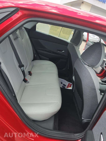 2023 Hyundai Elantra Limited - miniatura 13