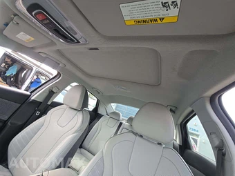 2023 Hyundai Elantra Limited - miniatura 8