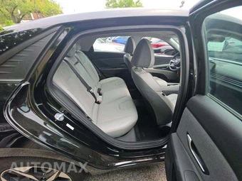 2023 Hyundai Elantra Limited - miniatura 16