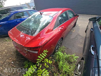 2023 Hyundai Elantra Limited - miniatura 3