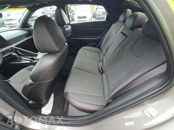 2023 Hyundai Elantra N Line - miniatura 13