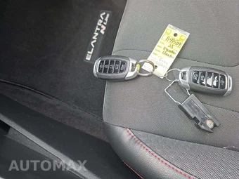 2023 Hyundai Elantra N Line - miniatura 8