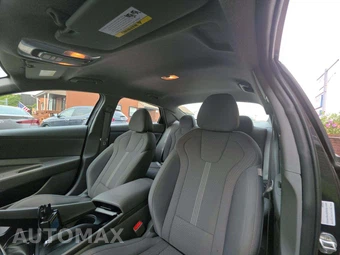 2023 Hyundai Elantra SE - miniatura 11