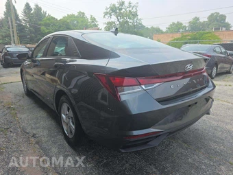 2023 Hyundai Elantra SE - miniatura 2