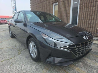 2023 Hyundai Elantra SE - miniatura 4
