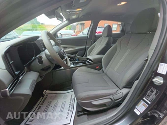 2023 Hyundai Elantra SE - miniatura 6