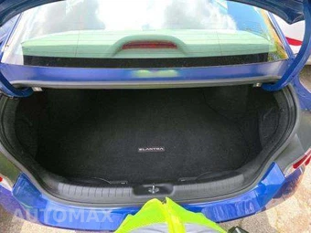 2023 Hyundai Elantra SE – miniatura 14