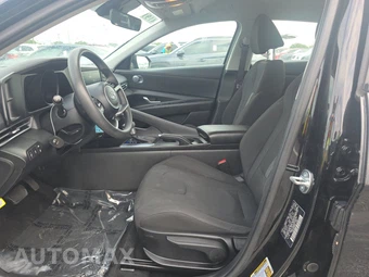 2023 Hyundai Elantra SE - miniatura 7