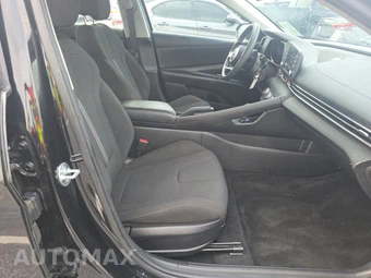 2023 Hyundai Elantra SE - miniatura 8