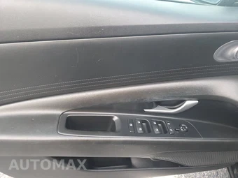 2023 Hyundai Elantra SE - miniatura 9
