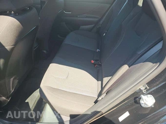 2023 Hyundai Elantra SE – miniatura 13