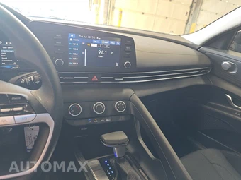 2023 Hyundai Elantra SE - miniatura 11