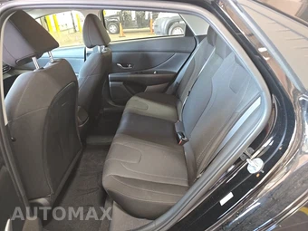 2023 Hyundai Elantra SE - miniatura 13