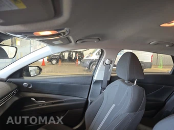 2023 Hyundai Elantra SE - miniatura 19