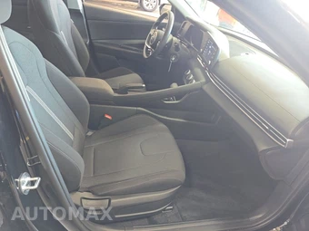2023 Hyundai Elantra SE - miniatura 8
