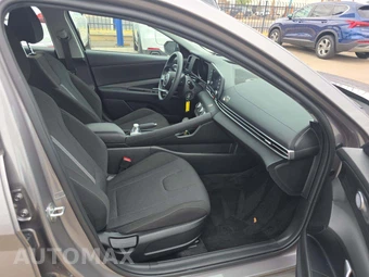 2023 Hyundai Elantra SE - miniatura 15