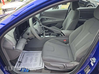 2023 Hyundai Elantra SE - miniatura 6