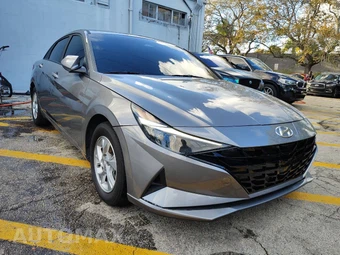 2023 Hyundai Elantra SE - miniatura 13