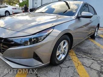 2023 Hyundai Elantra SE - miniatura 17