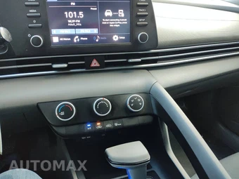2023 Hyundai Elantra SE - miniatura 31