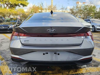 2023 Hyundai Elantra SE - miniatura 7