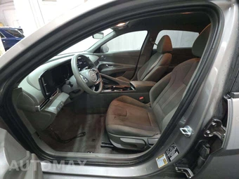 2023 Hyundai Elantra SE – miniatura 6
