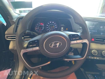 2023 Hyundai Elantra SE - miniatura 10