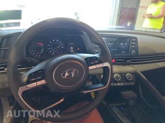 2023 Hyundai Elantra SE - miniatura 11