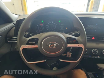 2023 Hyundai Elantra SE - miniatura 10