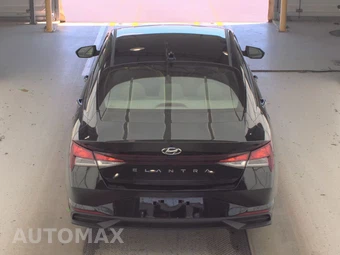 2023 Hyundai Elantra SE - miniatura 5