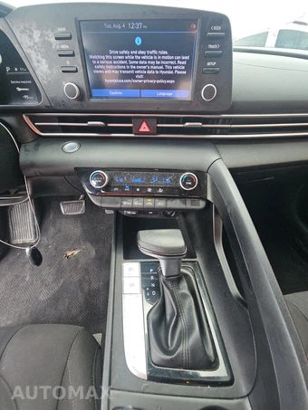 2023 Hyundai Elantra SEL - miniatura 11