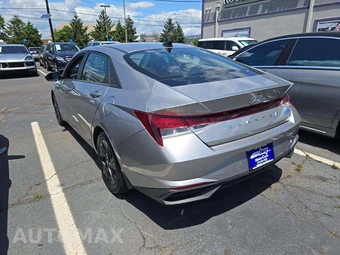 2023 Hyundai Elantra SEL - miniatura 2