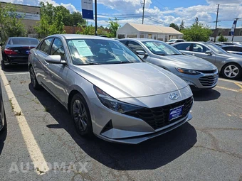 2023 Hyundai Elantra SEL - miniatura 4